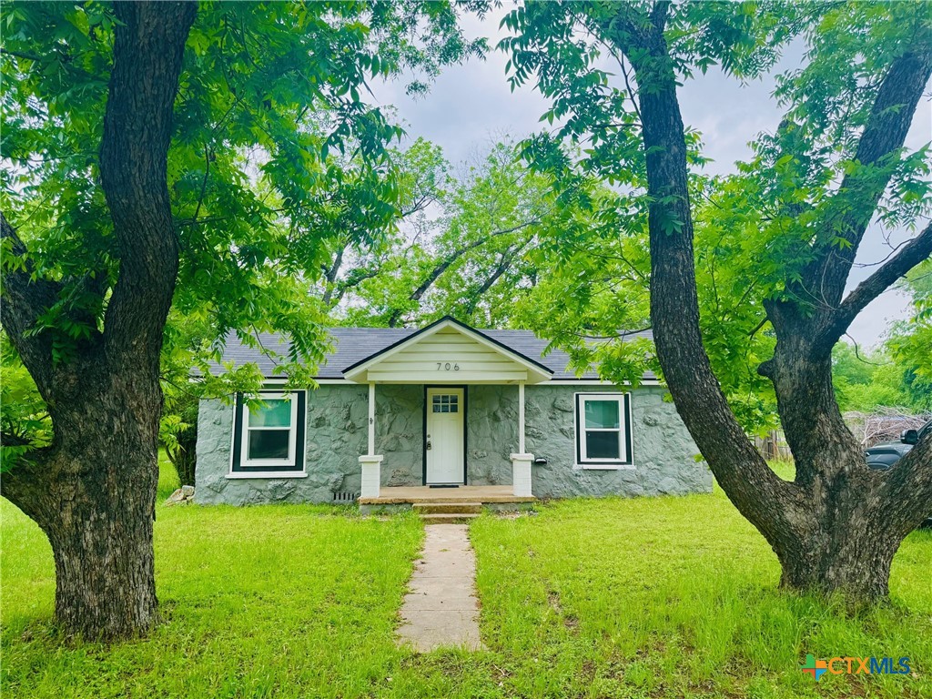 706 Golf Course Road Property Photo 1