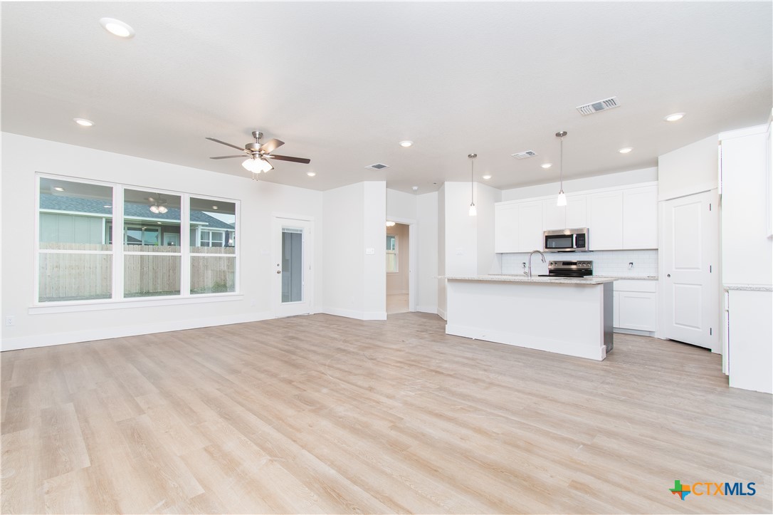 2009 Stillwell Street Property Photo