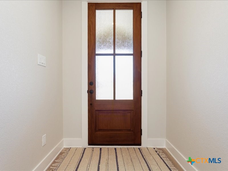 1974 Rosson Street Property Photo 3