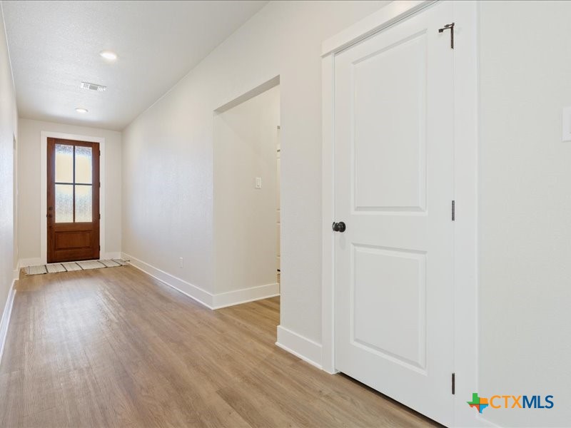 1974 Rosson Street Property Photo 4