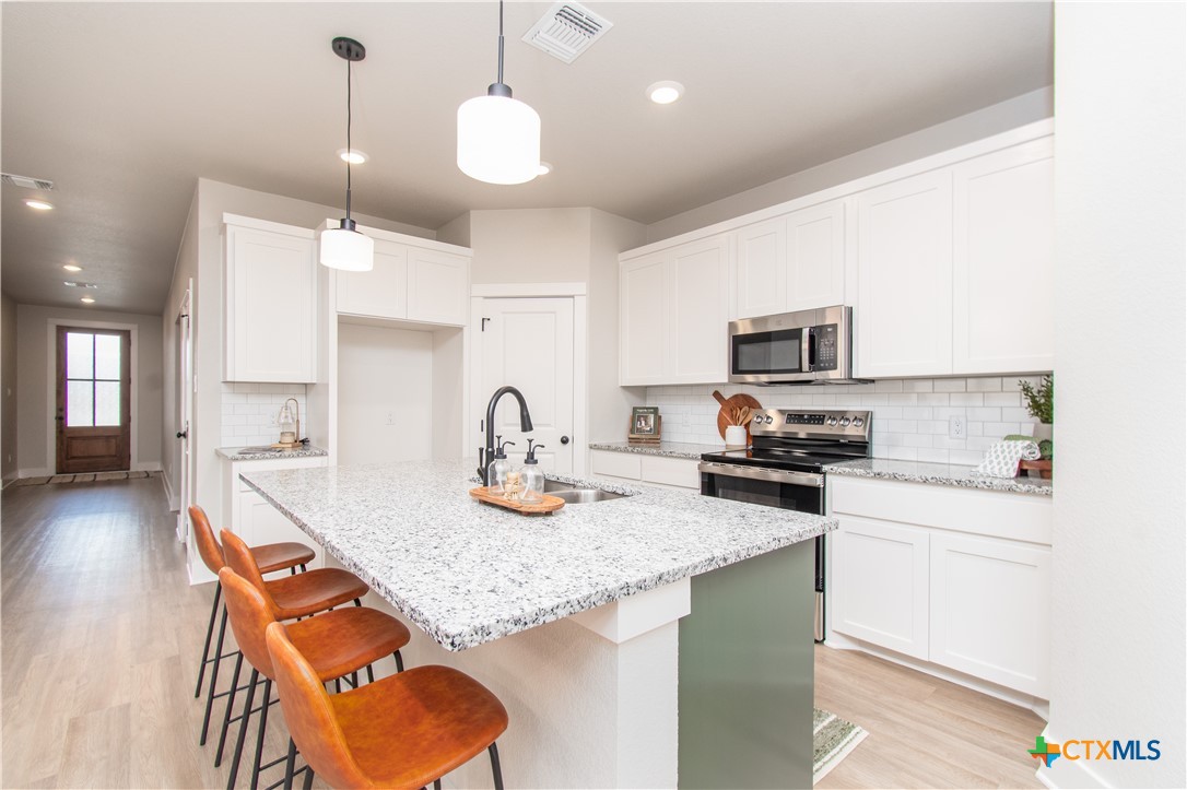 1974 Rosson Street Property Photo 9