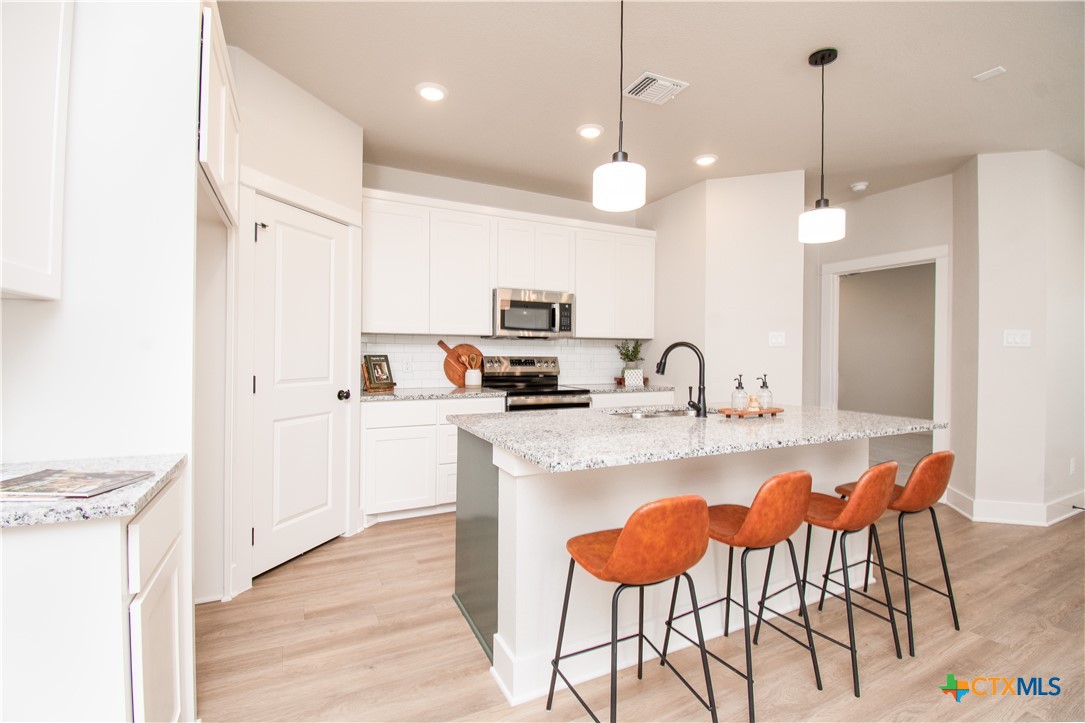 1974 Rosson Street Property Photo 10