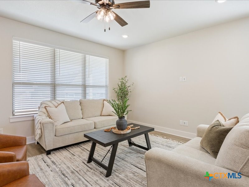 1974 Rosson Street Property Photo 11