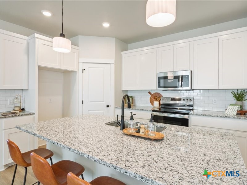 1974 Rosson Street Property Photo 17