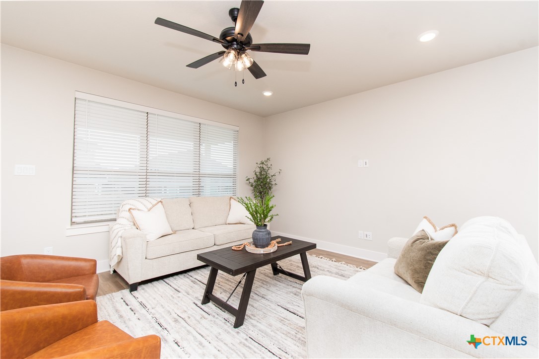 1974 Rosson Street Property Photo 24