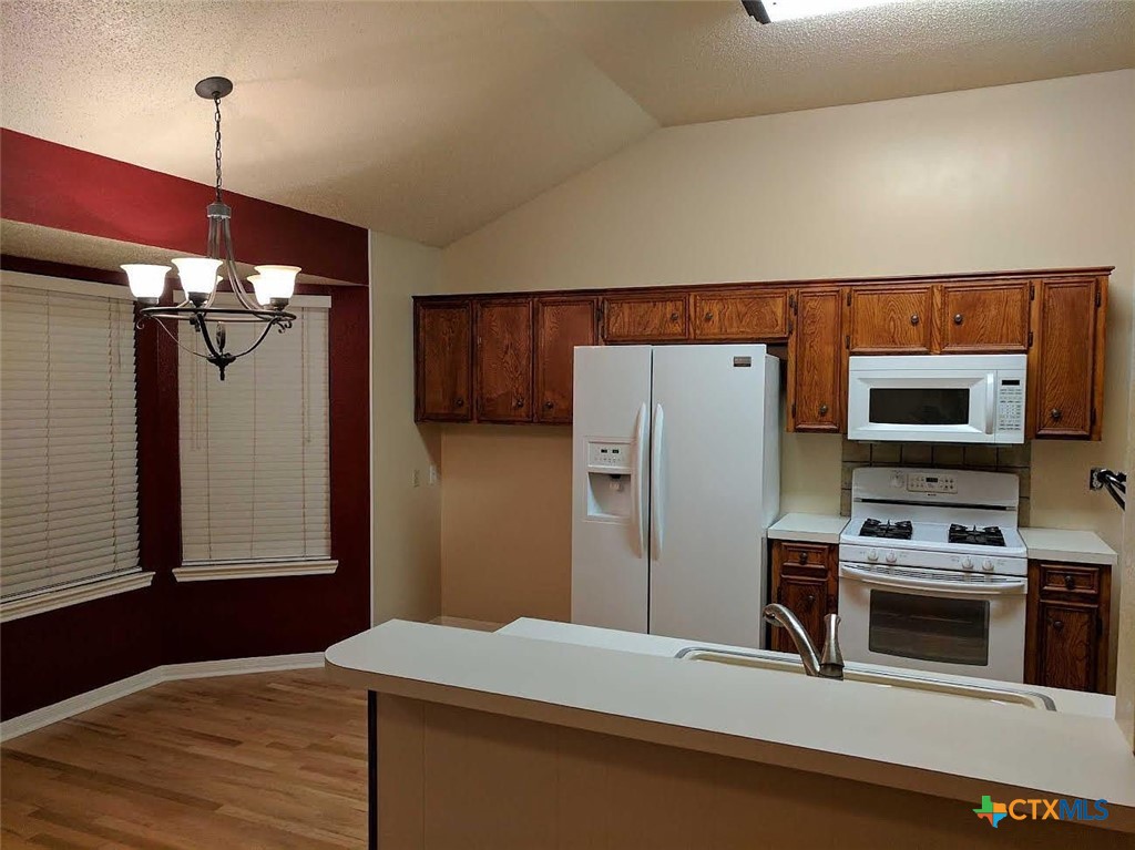 1502 Stratford Drive Property Photo 2