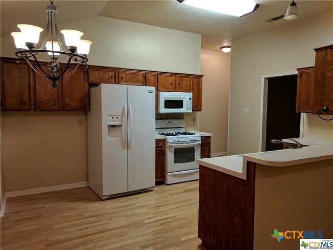 1502 Stratford Drive Property Photo 6