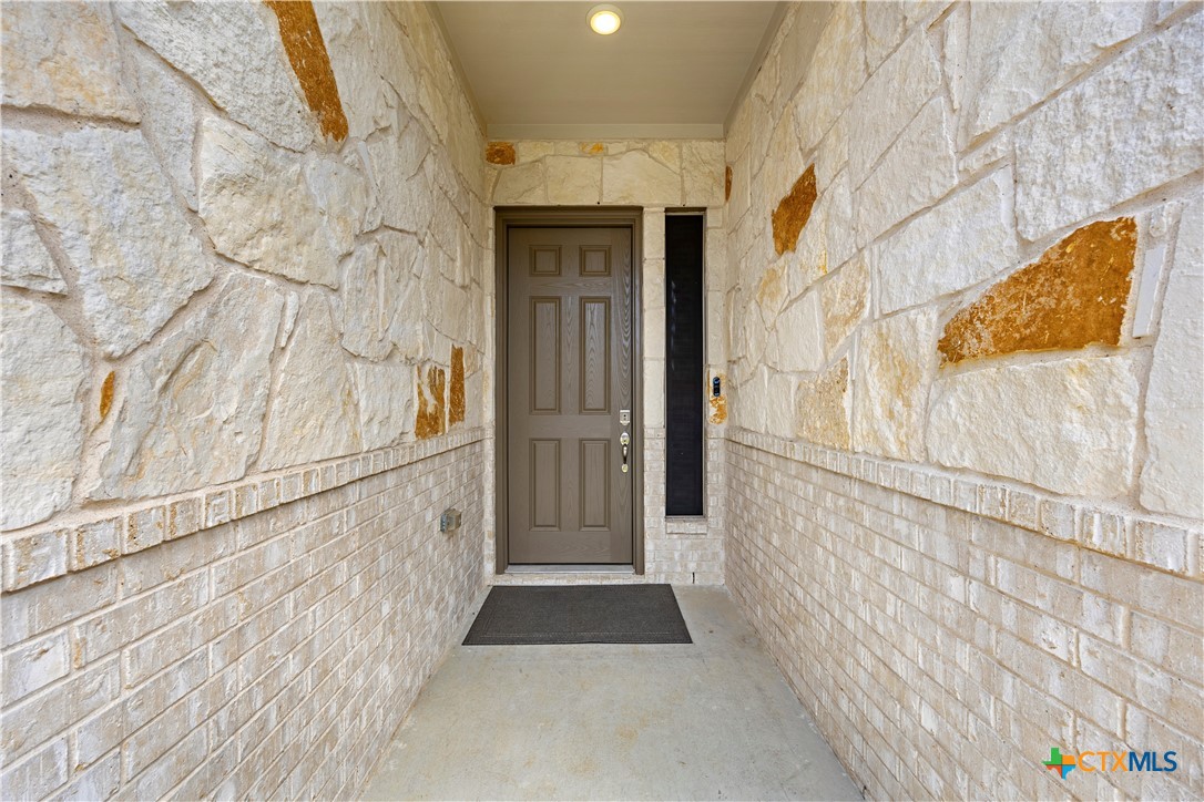 1527 Cobble Hill Court Property Photo 5
