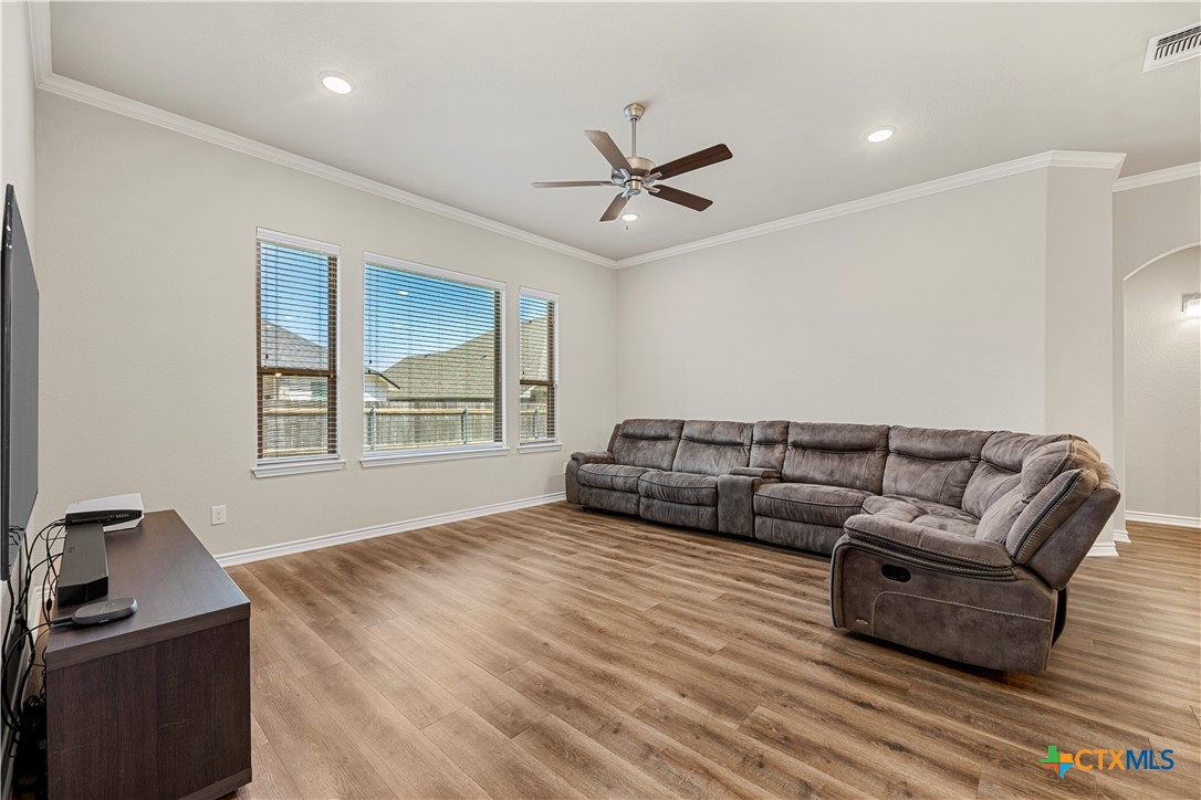 1527 Cobble Hill Court Property Photo 8