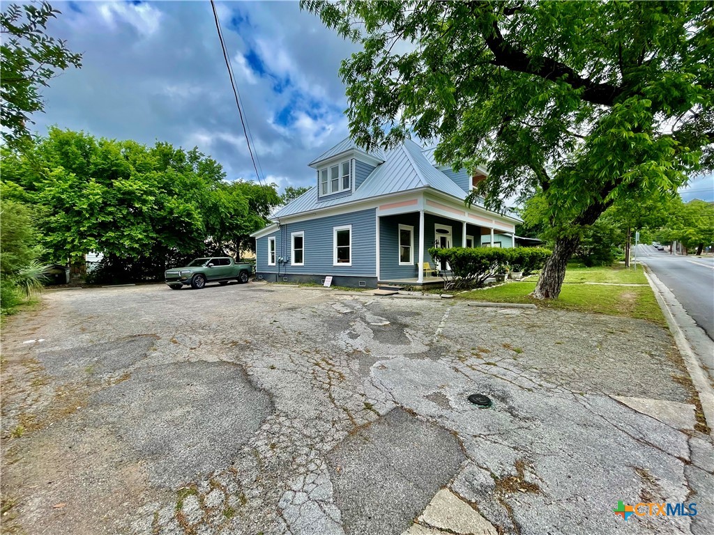 219 N Comanche Street Property Photo 23