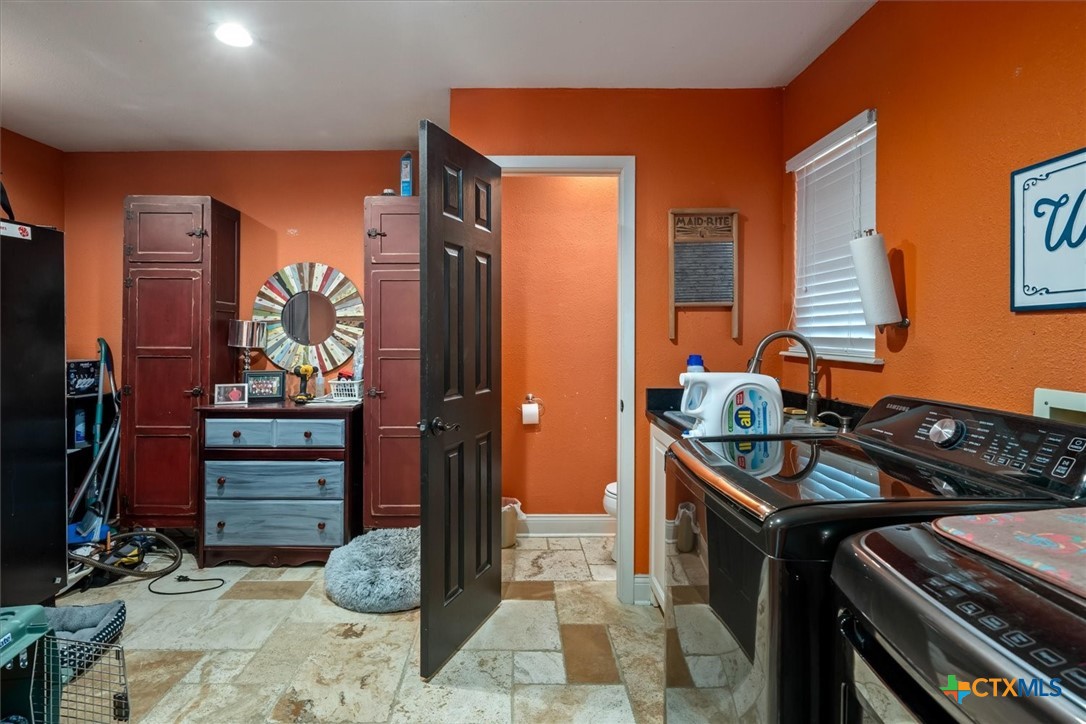 1619 Twin Island Drive Property Photo 17