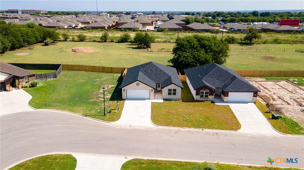2115 Blackhawk Loop Property Photo 3