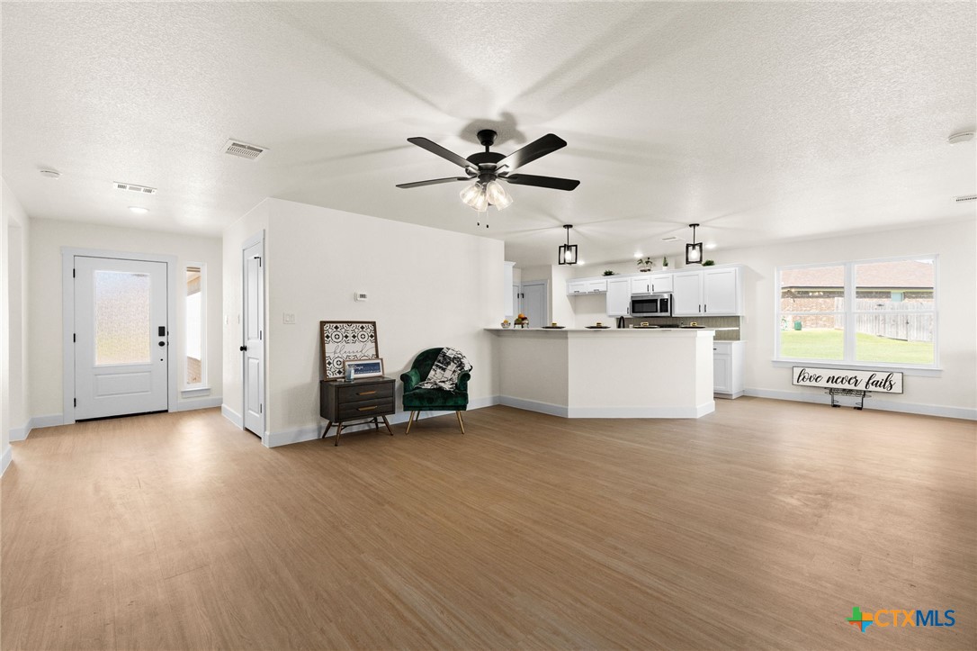 2115 Blackhawk Loop Property Photo 5