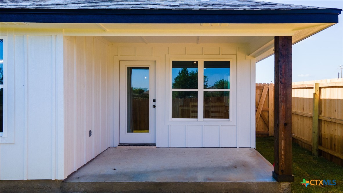 2115 Blackhawk Loop Property Photo 23