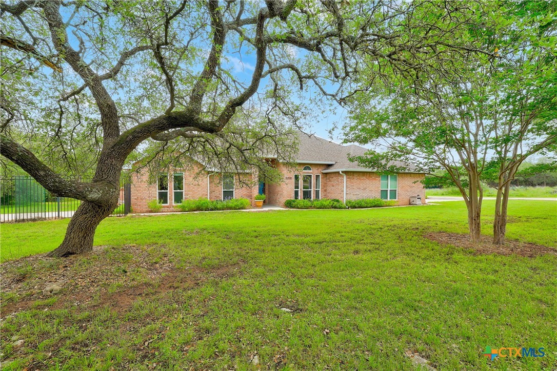 9840 N Live Oak Road Property Photo 1
