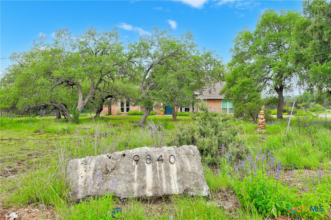 9840 N Live Oak Road Property Photo 2