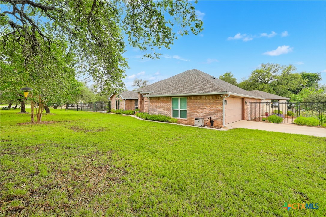 9840 N Live Oak Road Property Photo 3