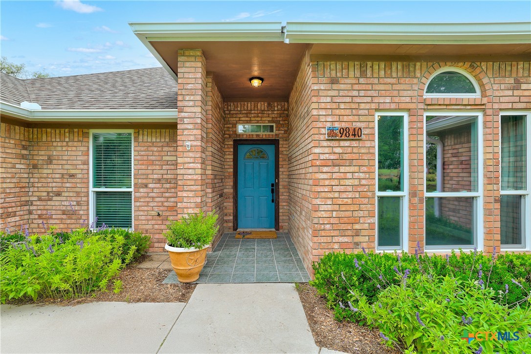 9840 N Live Oak Road Property Photo 4