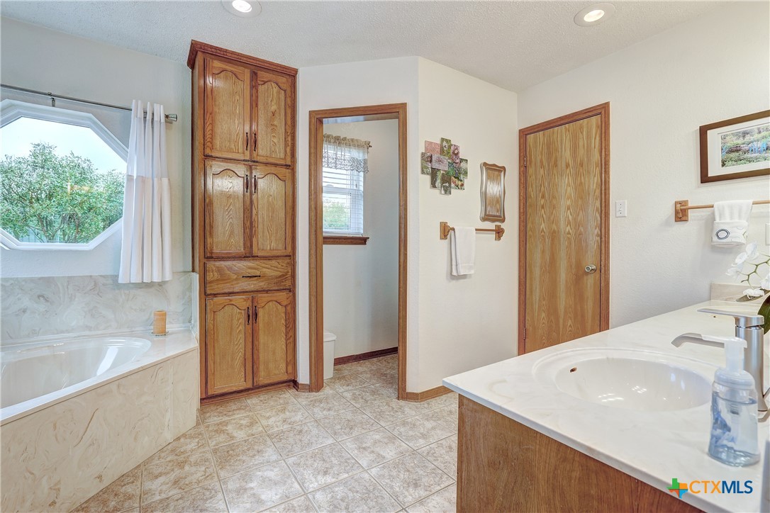 9840 N Live Oak Road Property Photo 15