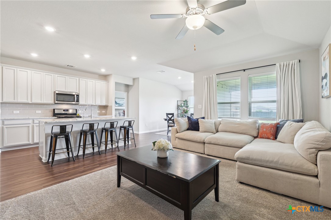 300 Golden Plains Parkway Property Photo 1