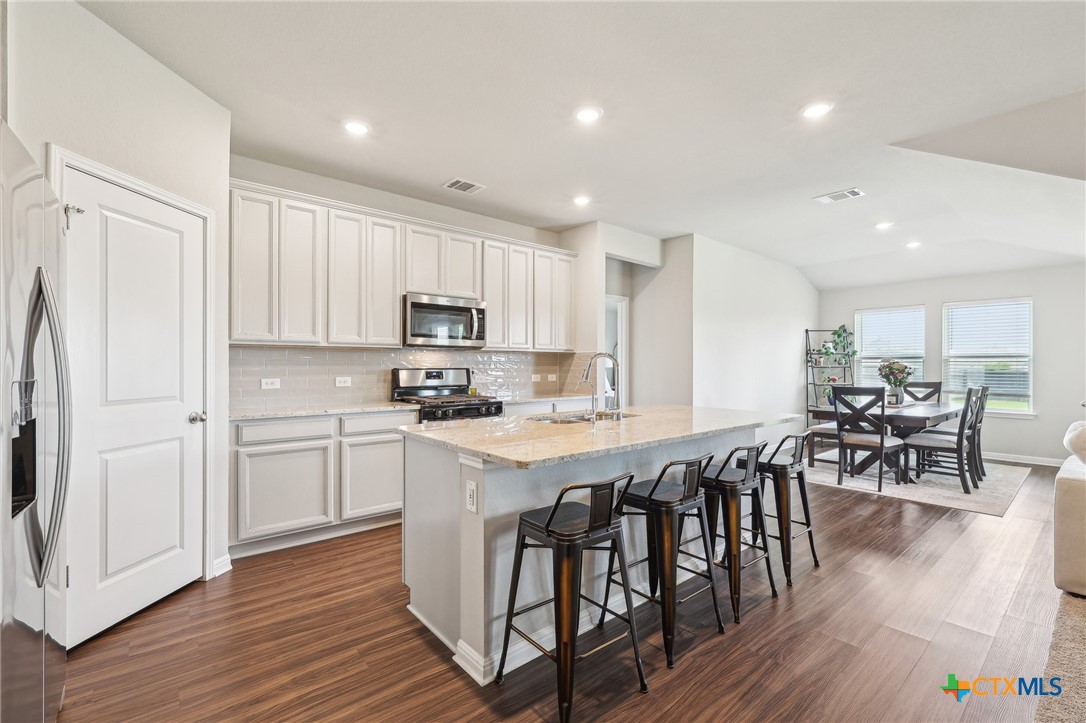 300 Golden Plains Parkway Property Photo 5