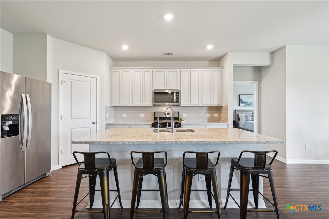 300 Golden Plains Parkway Property Photo 6