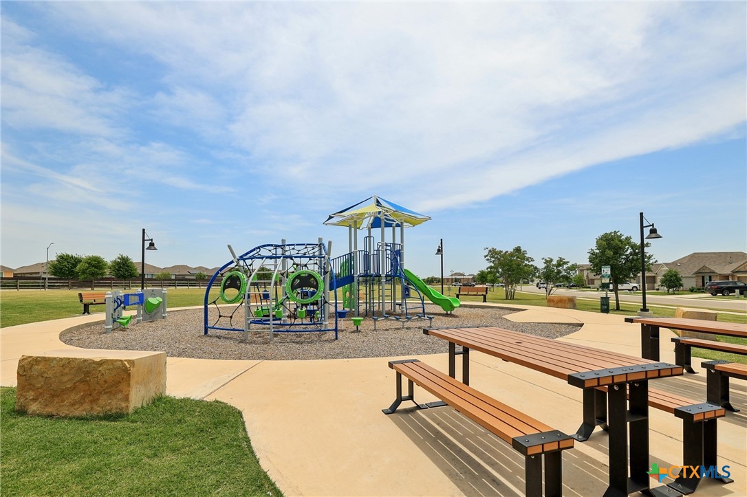 300 Golden Plains Parkway Property Photo 31