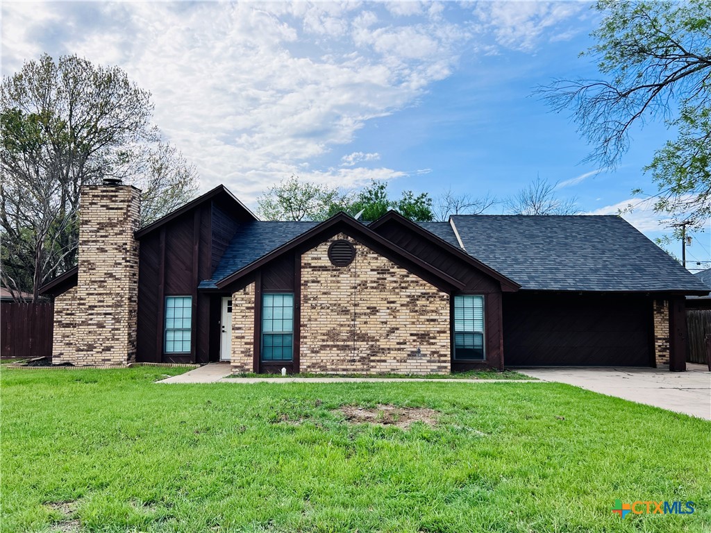 1702 Fox Trail Property Photo 1