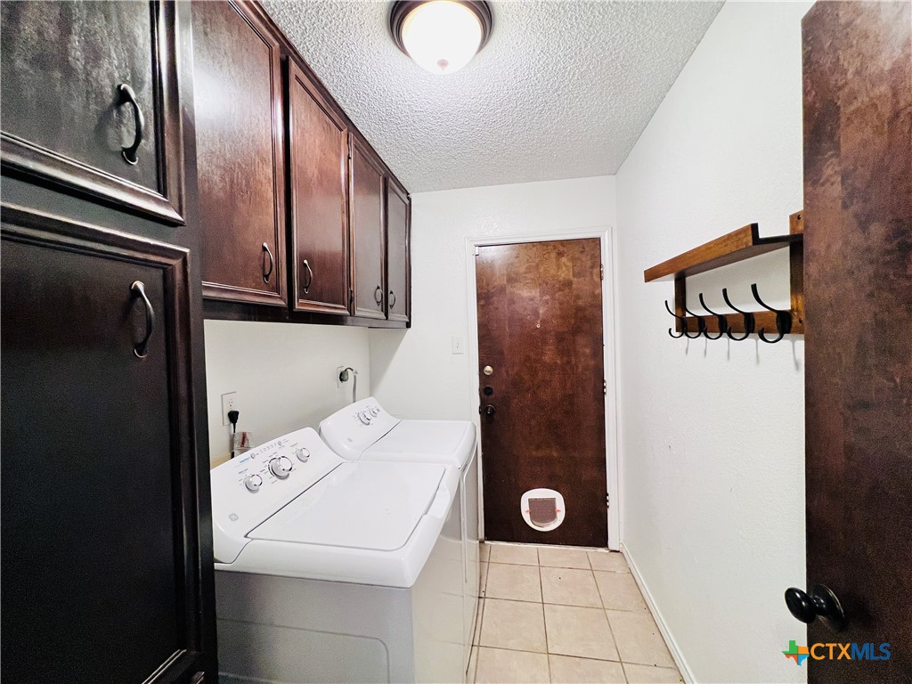 1702 Fox Trail Property Photo 8