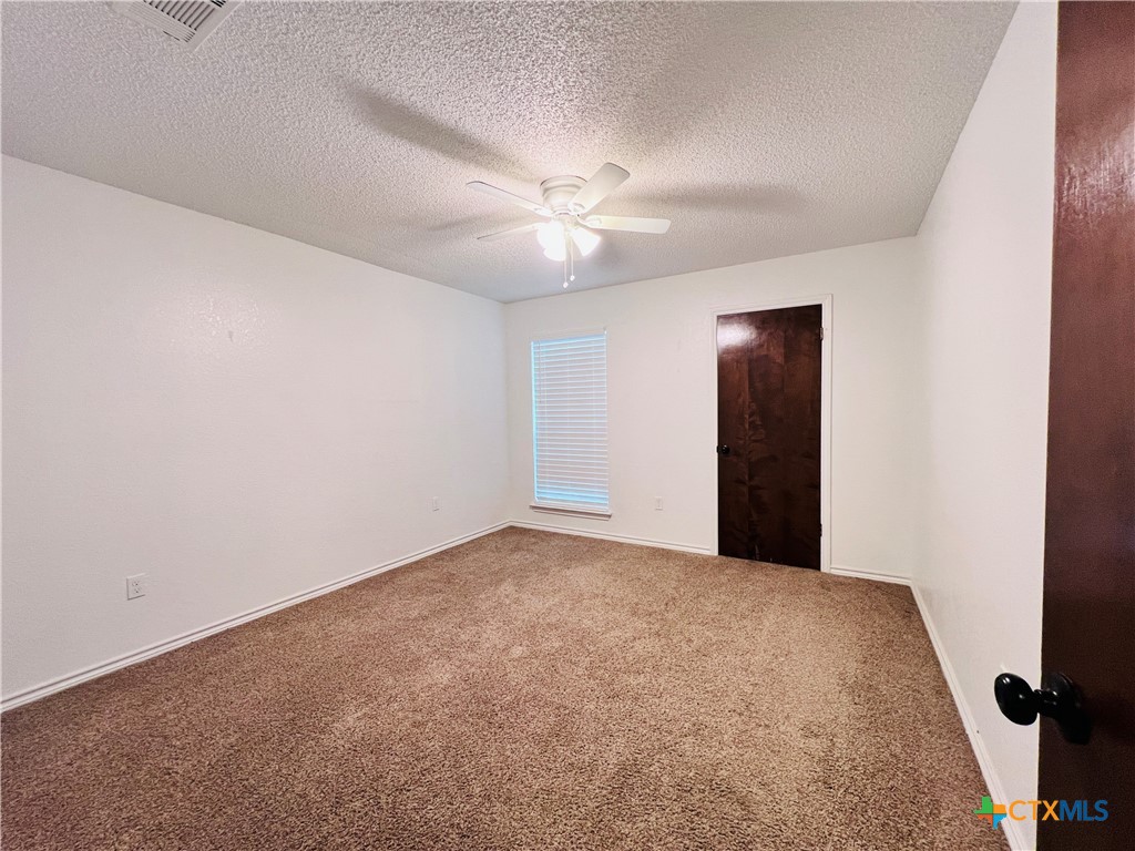 1702 Fox Trail Property Photo 11