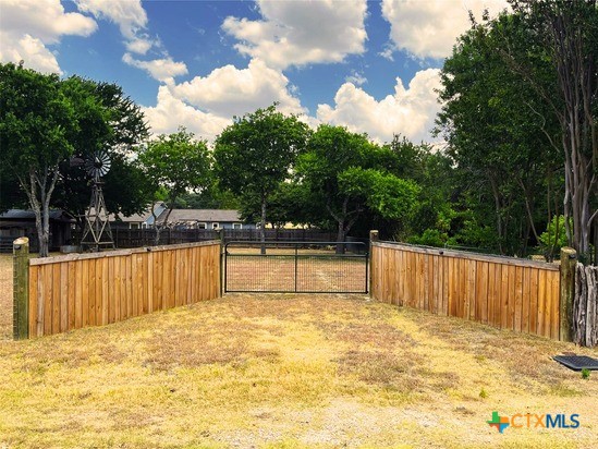 812 Christopher Avenue Property Photo 1