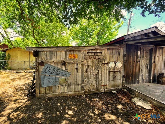 812 Christopher Avenue Property Photo 6