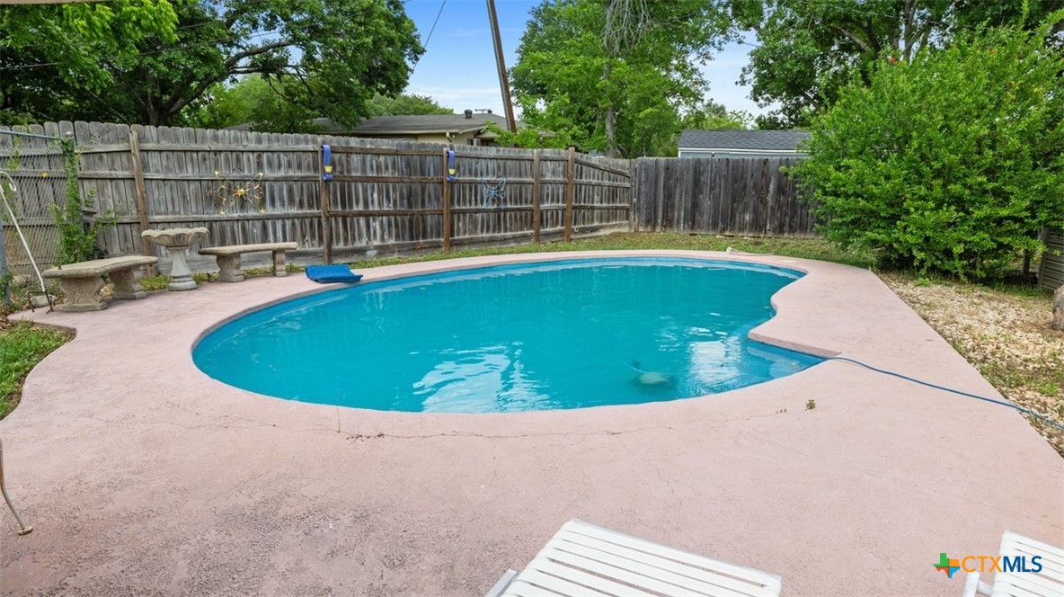 2406 Redwing Drive Property Photo 2
