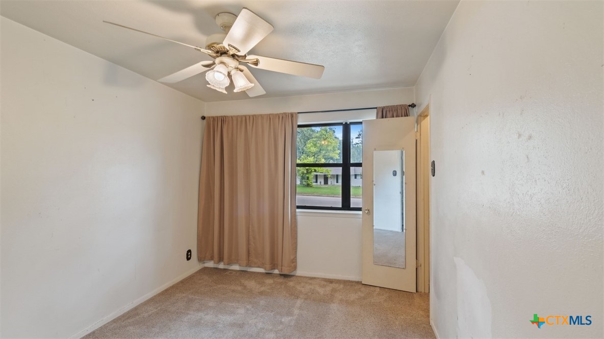 2406 Redwing Drive Property Photo 5