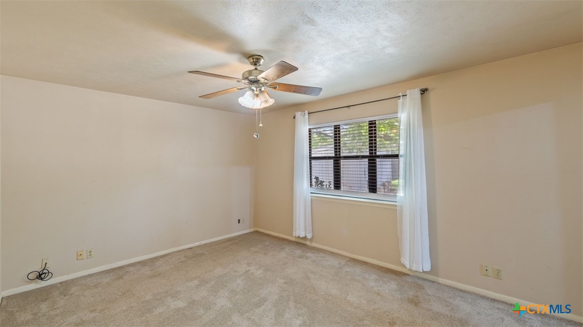 2406 Redwing Drive Property Photo 6