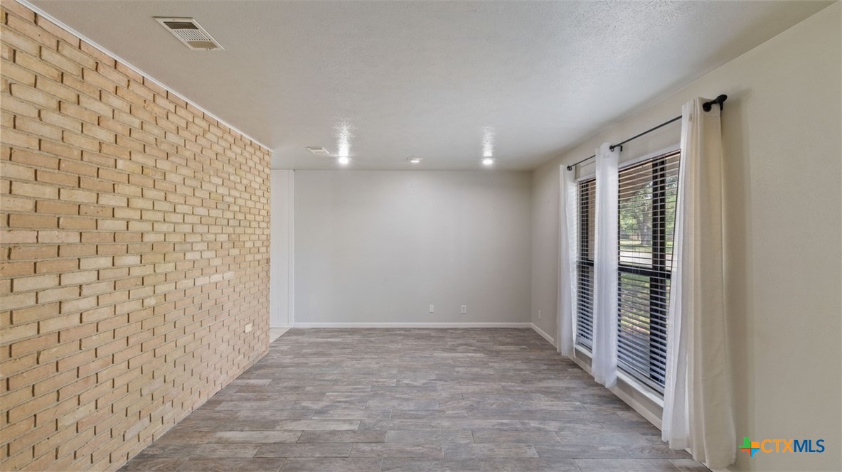 2406 Redwing Drive Property Photo 13