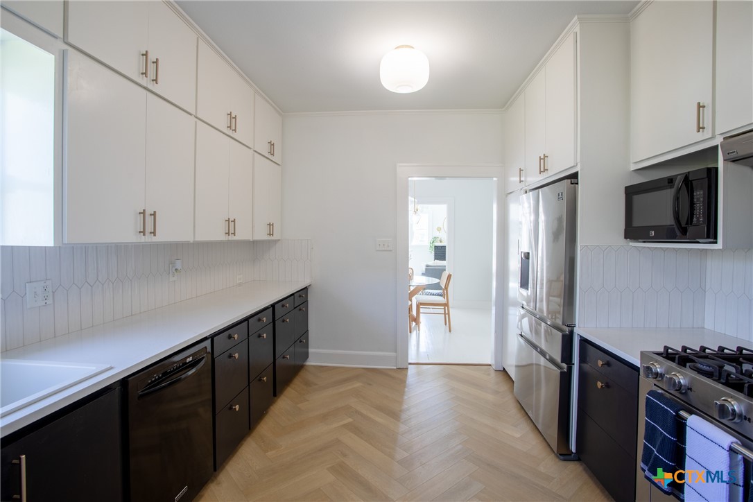 1403 N Glass Street Property Photo 11