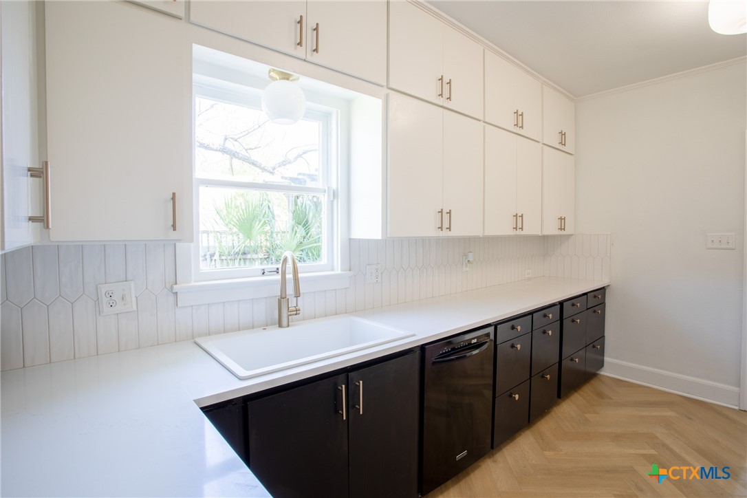 1403 N Glass Street Property Photo 13