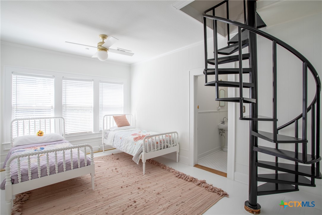 1403 N Glass Street Property Photo 15