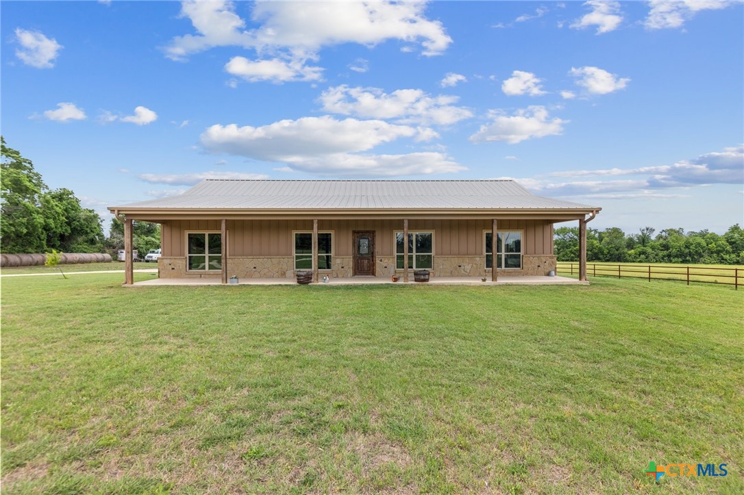 2202 E Young Avenue Property Photo 1