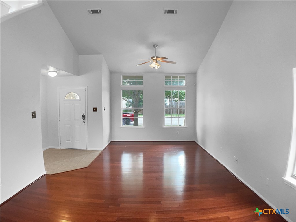 6502 Griffith Loop Property Photo 10