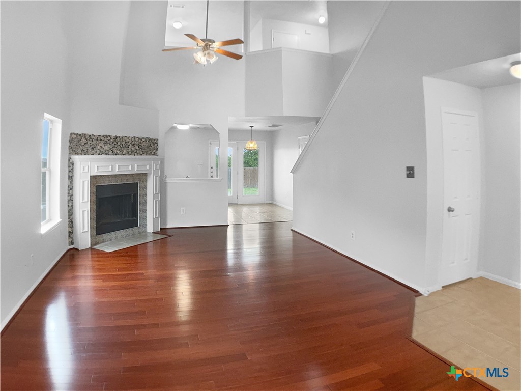 6502 Griffith Loop Property Photo 11