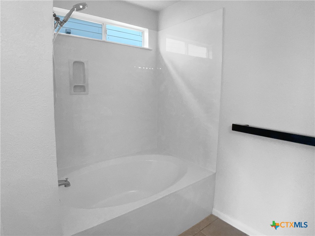6502 Griffith Loop Property Photo 12
