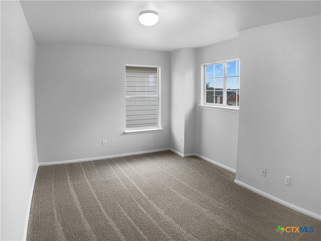 6502 Griffith Loop Property Photo 18