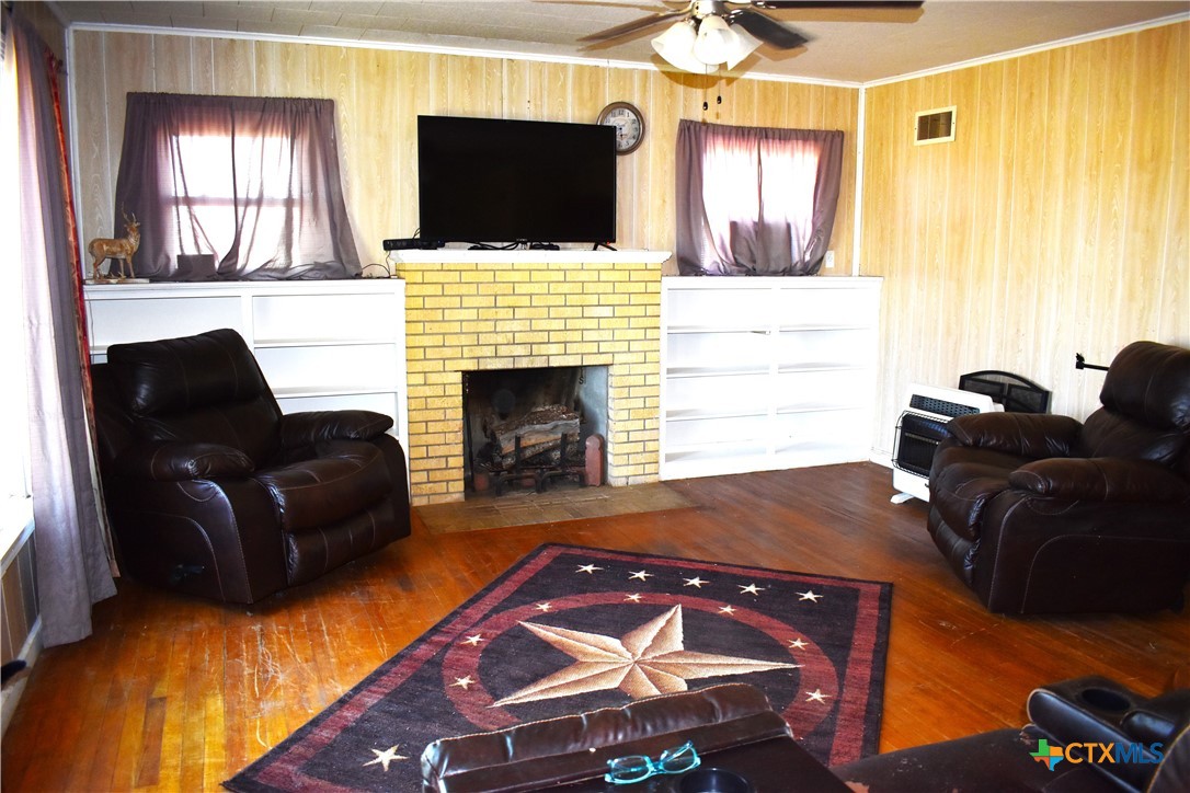 421 Fm 1600 Property Photo 16