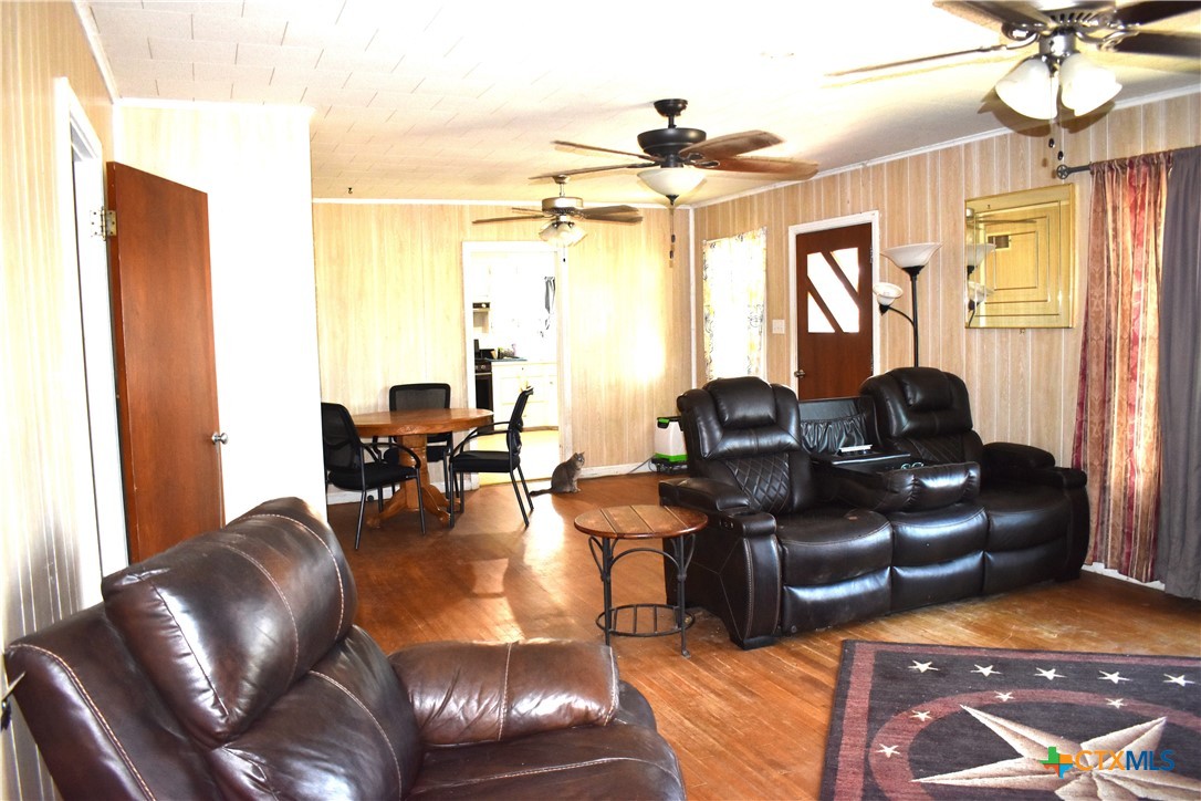 421 Fm 1600 Property Photo 21