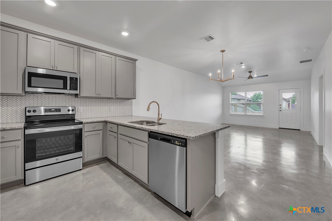 1130 S College Avenue Property Photo 1