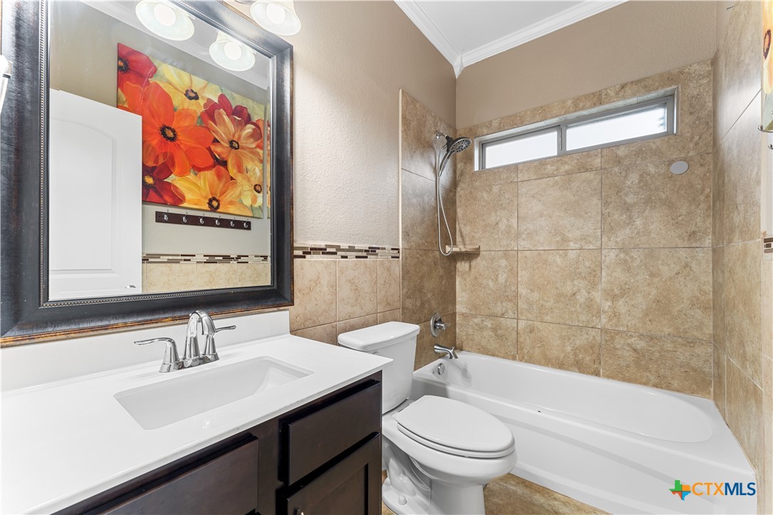 8013 Redbrush Property Photo 5