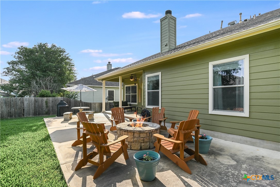 1122 Boxwood Loop Property Photo 6