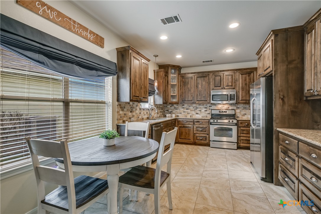 1122 Boxwood Loop Property Photo 12